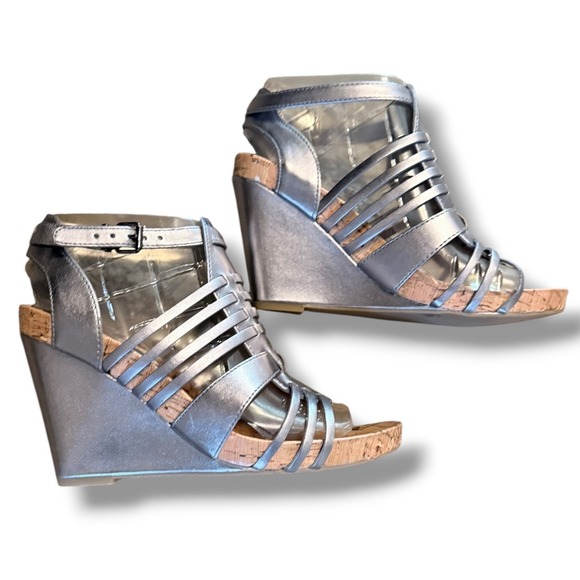NIB BCBGeneration Blayne Silver Wedge Sandals Anthracite Sz 9M Platform Cork - Picture 1 of 14